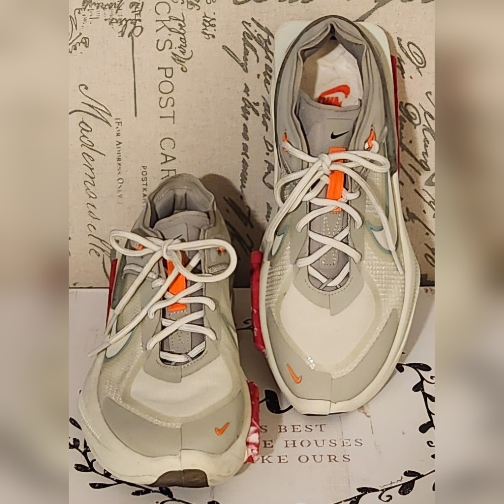 NIKE Women Fontanka Edge Sneakers Size 10